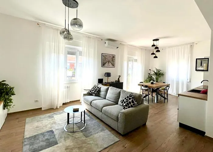 Rome With Friends - 2 Bedrooms And Amazing Living Room