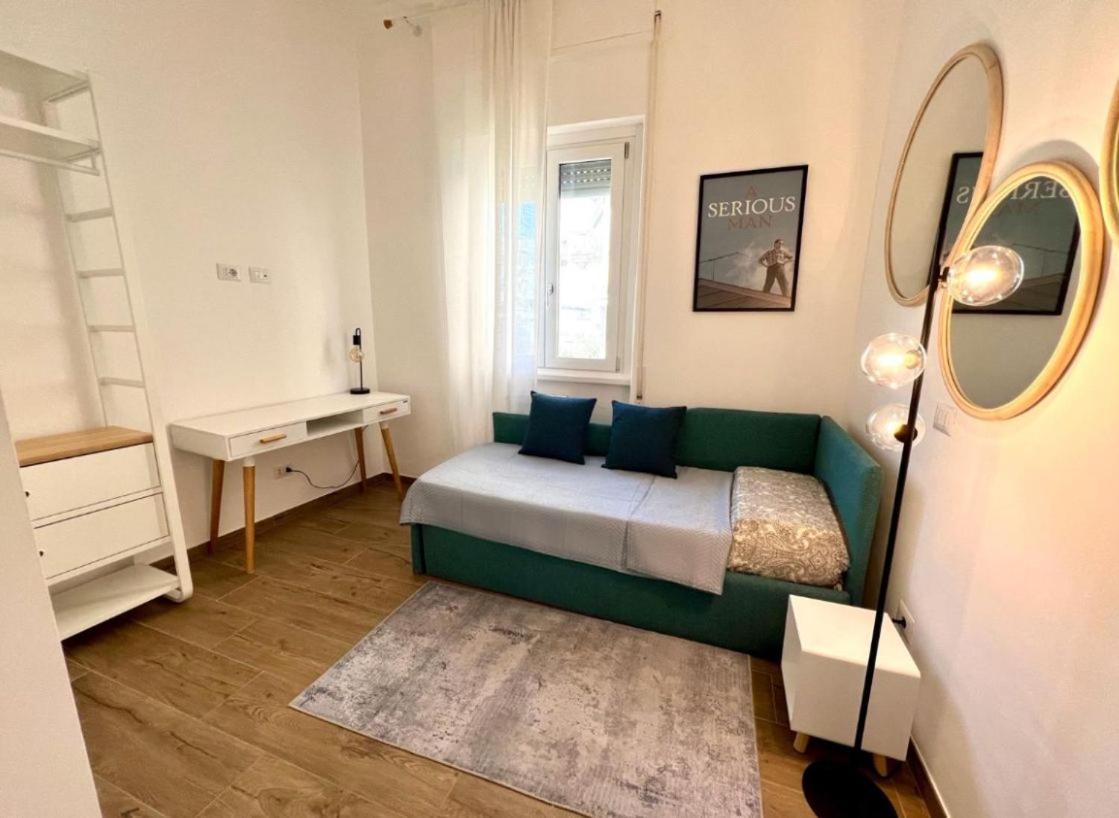 With Friends - 2 Bedrooms And Amazing Living Apartment