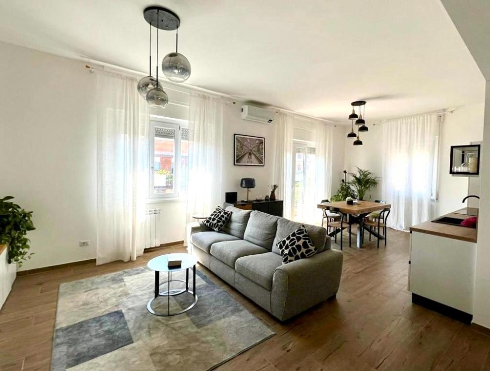 With Friends - 2 Bedrooms And Amazing Living Apartment